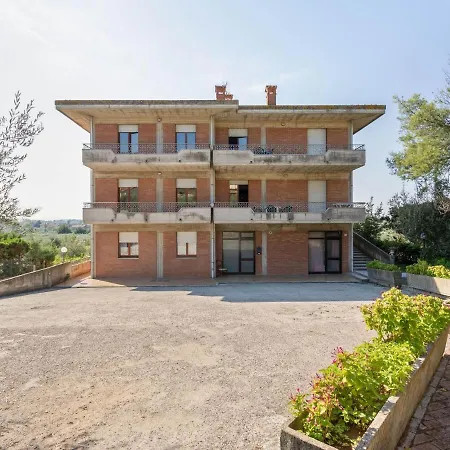 Apartment In Tuoro Near Lake Trasimeno Appartement
