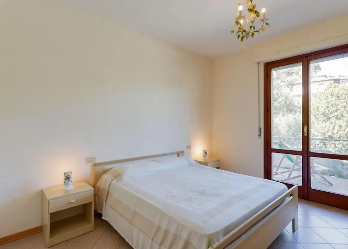 Apartment In Tuoro Near Lake Trasimeno Appartement *